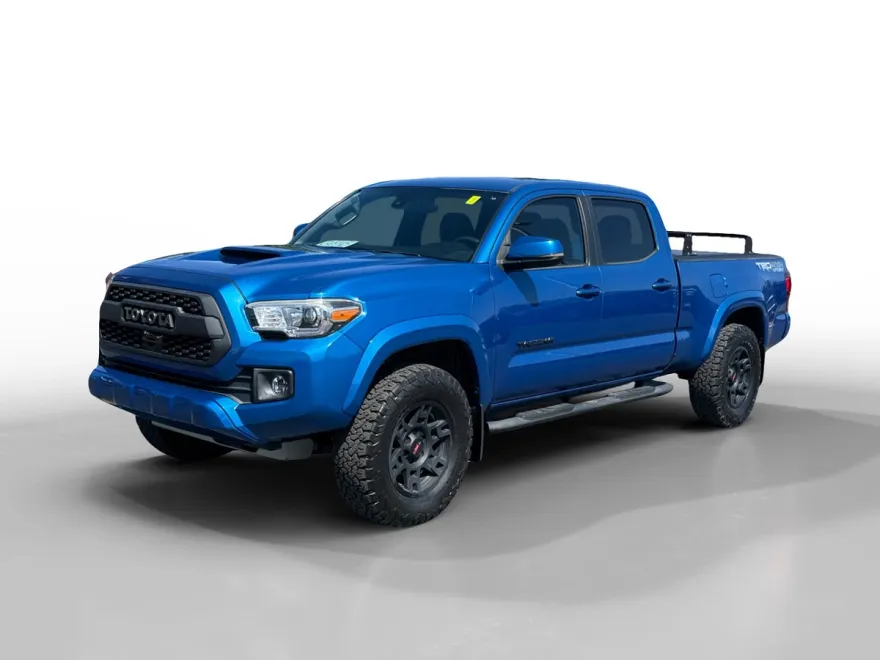 2018 Toyota Tacoma TRD Sport photo 1