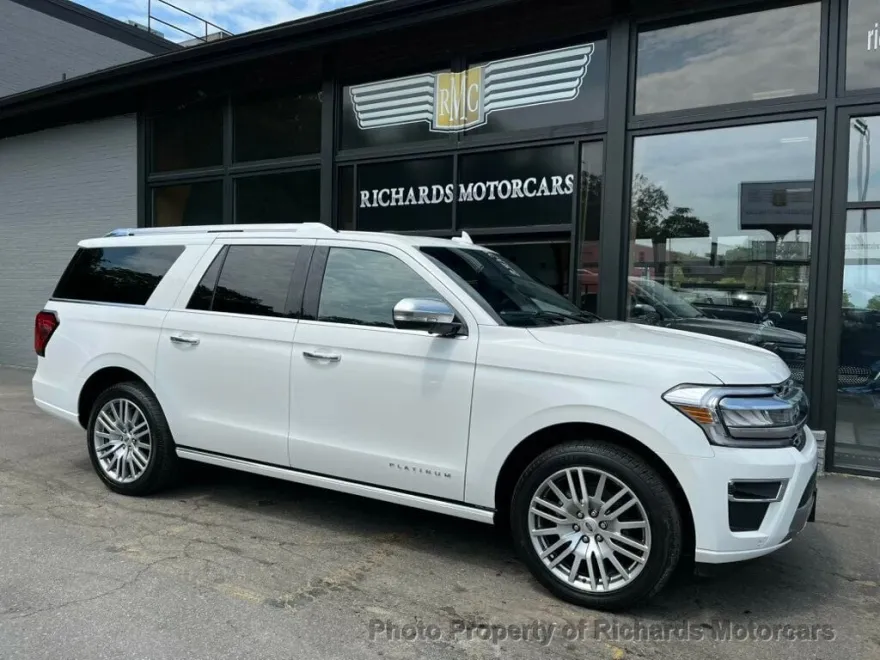 2022 Ford Expedition MAX Platinum photo 1