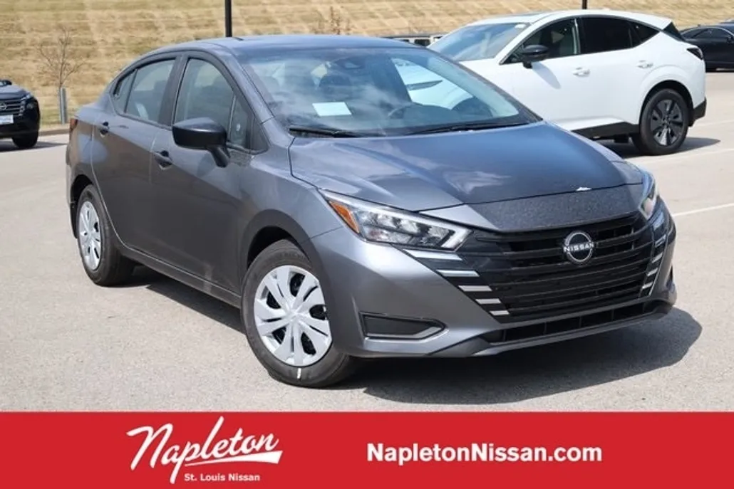2025 Nissan Versa 1.6 S photo 1