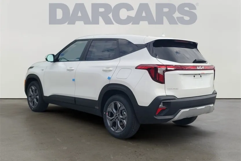 2026 Kia Seltos LX photo 1
