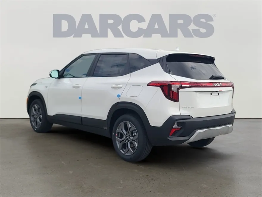 2026 Kia Seltos LX photo 1