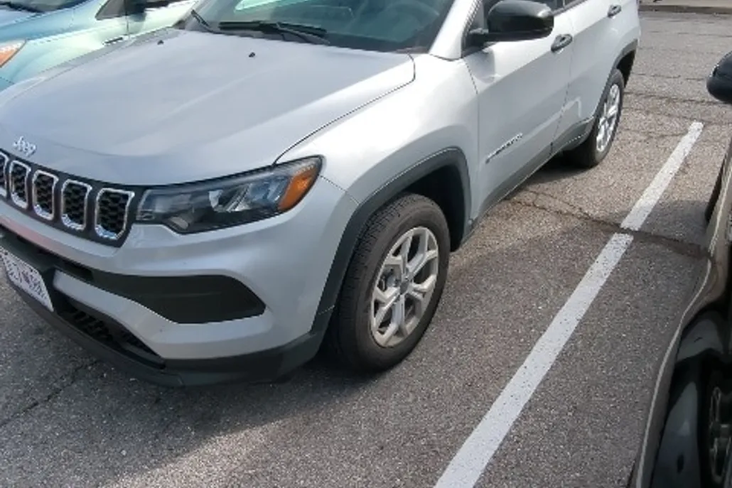 2025 Jeep Compass Sport photo 1