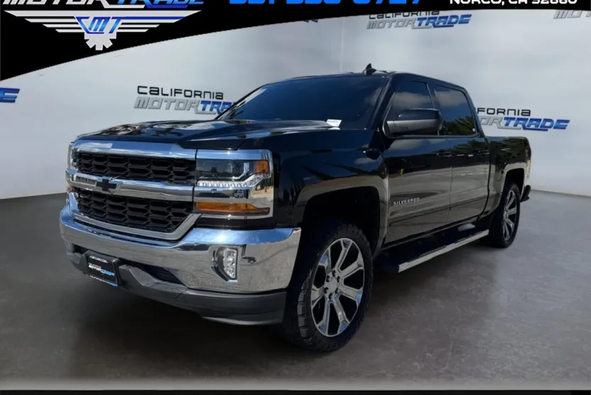 2018 Chevrolet Silverado 1500 LT photo 1