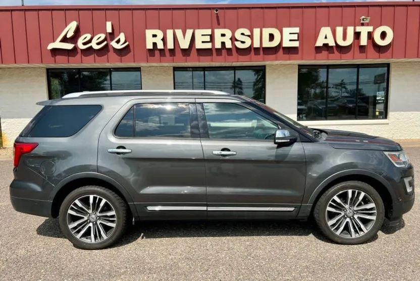 2016 Ford Explorer Platinum photo 1