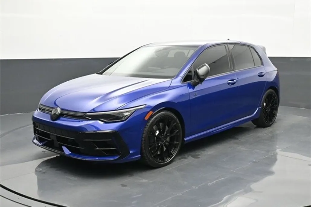 2025 Volkswagen Golf R photo 1