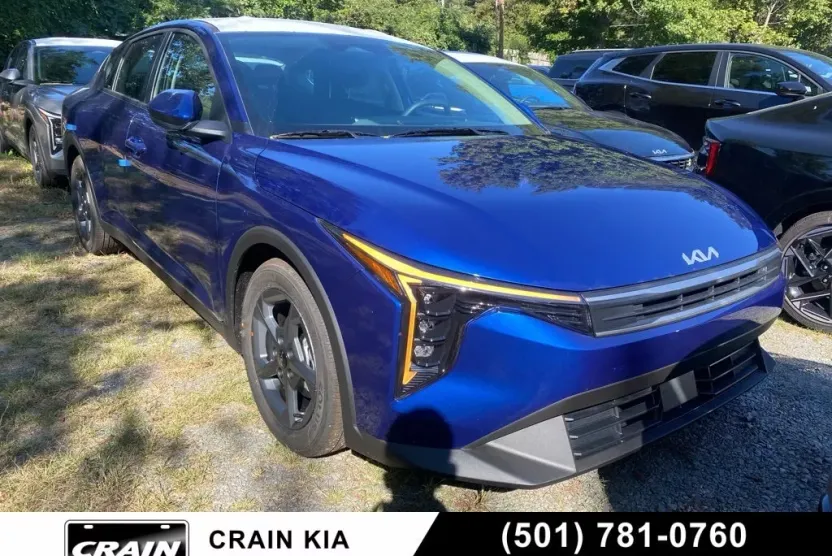 2025 Kia K4 LXS photo 1
