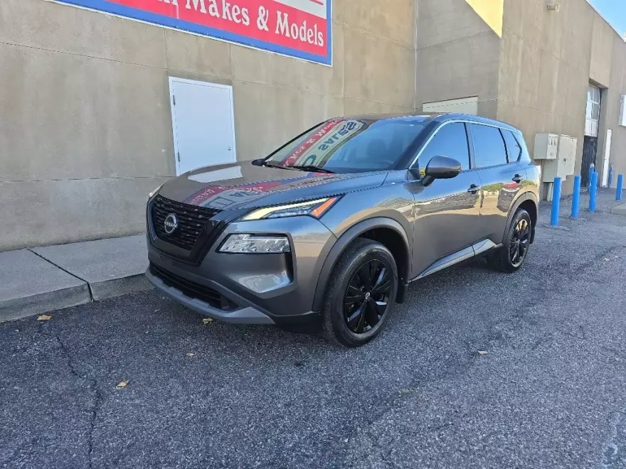 2022 Nissan Rogue SV photo 1