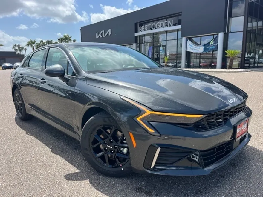 2025 Kia K5 LXS photo 1