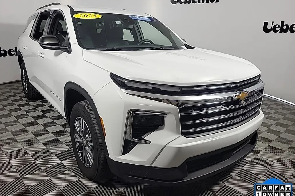2025 Chevrolet Traverse photo 1