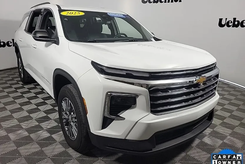 2025 Chevrolet Traverse photo 1