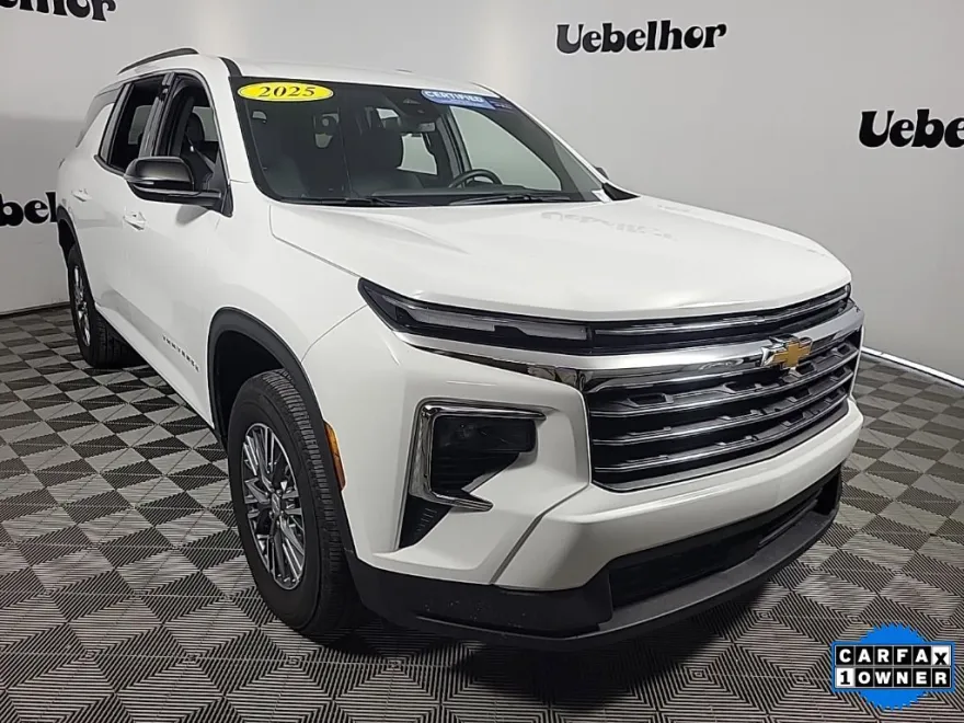 2025 Chevrolet Traverse photo 1