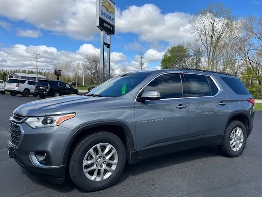 2021 Chevrolet Traverse Leather photo 1