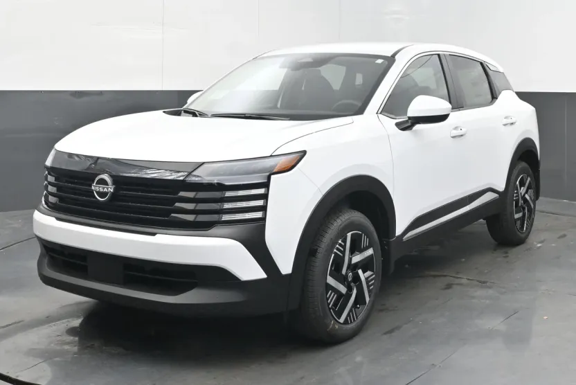 2025 Nissan Kicks SV photo 1