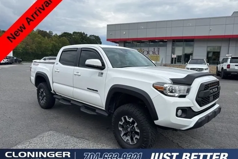 2021 Toyota Tacoma TRD Off-Road V6 photo 1