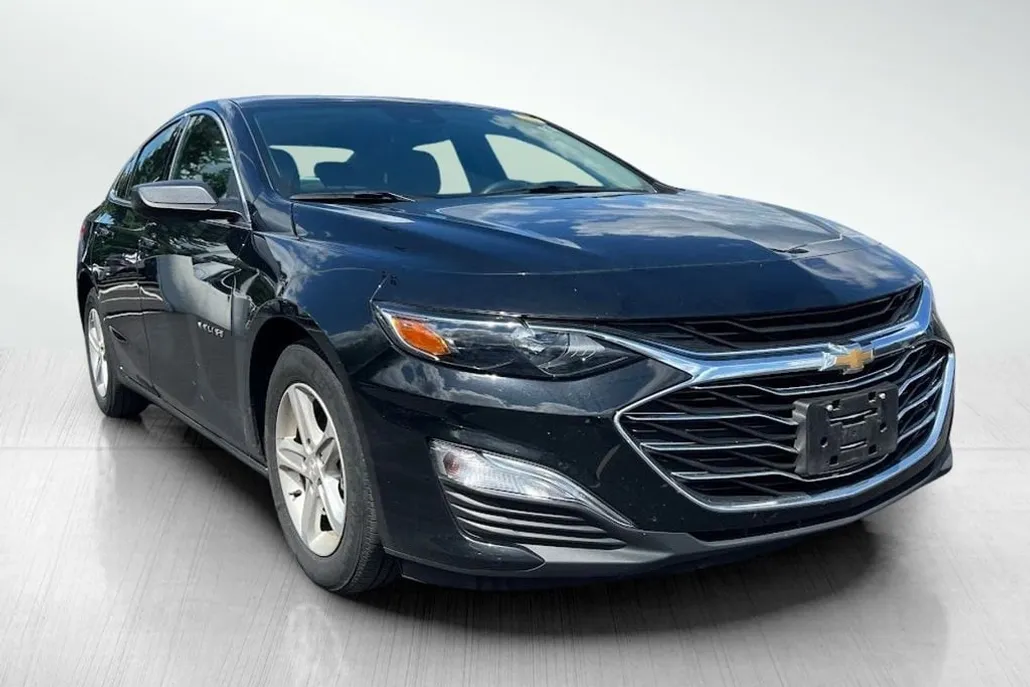 2023 Chevrolet Malibu LS photo 1