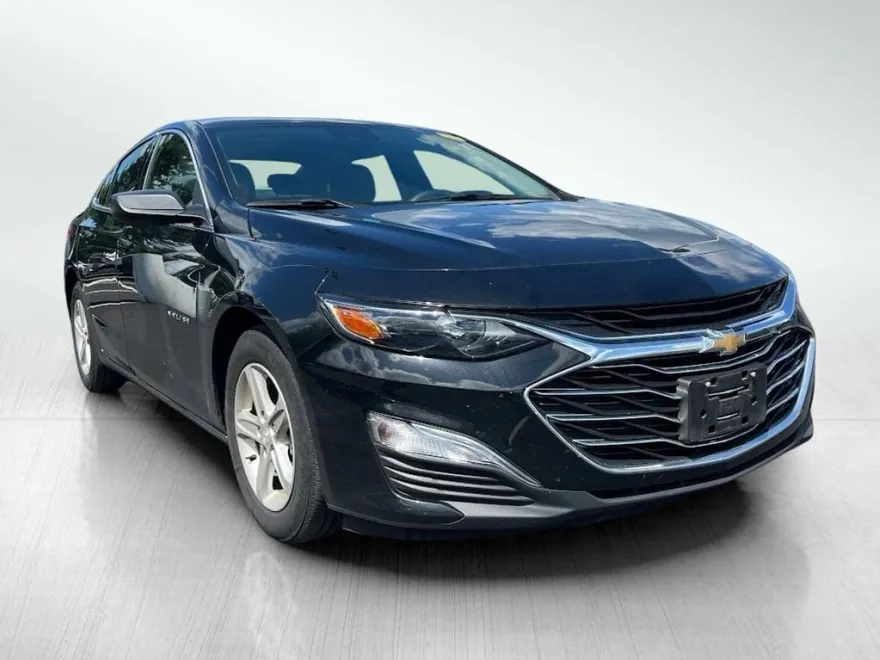 2023 Chevrolet Malibu LS photo 1