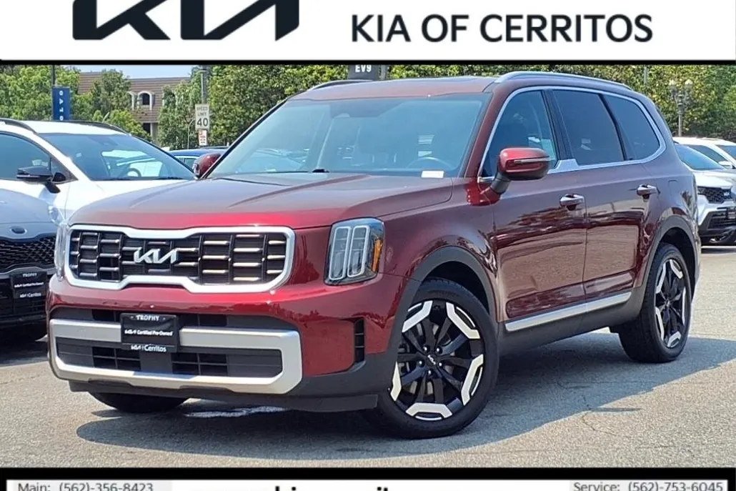 2023 Kia Telluride S photo 1