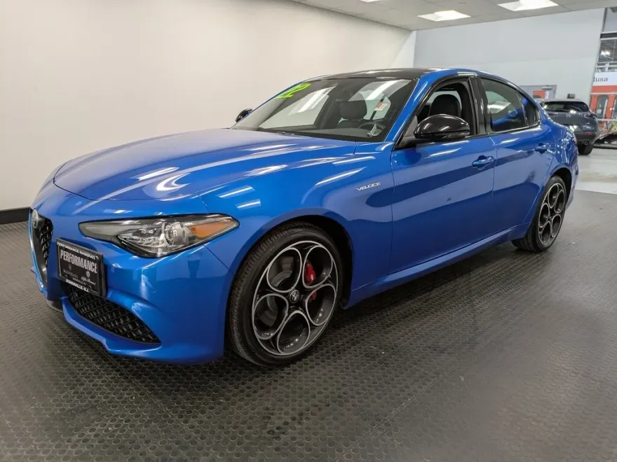 2022 Alfa Romeo Giulia Ti - VELOCE photo 1