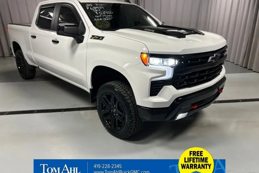 2025 Chevrolet Silverado 1500 LT Trail Boss photo 1