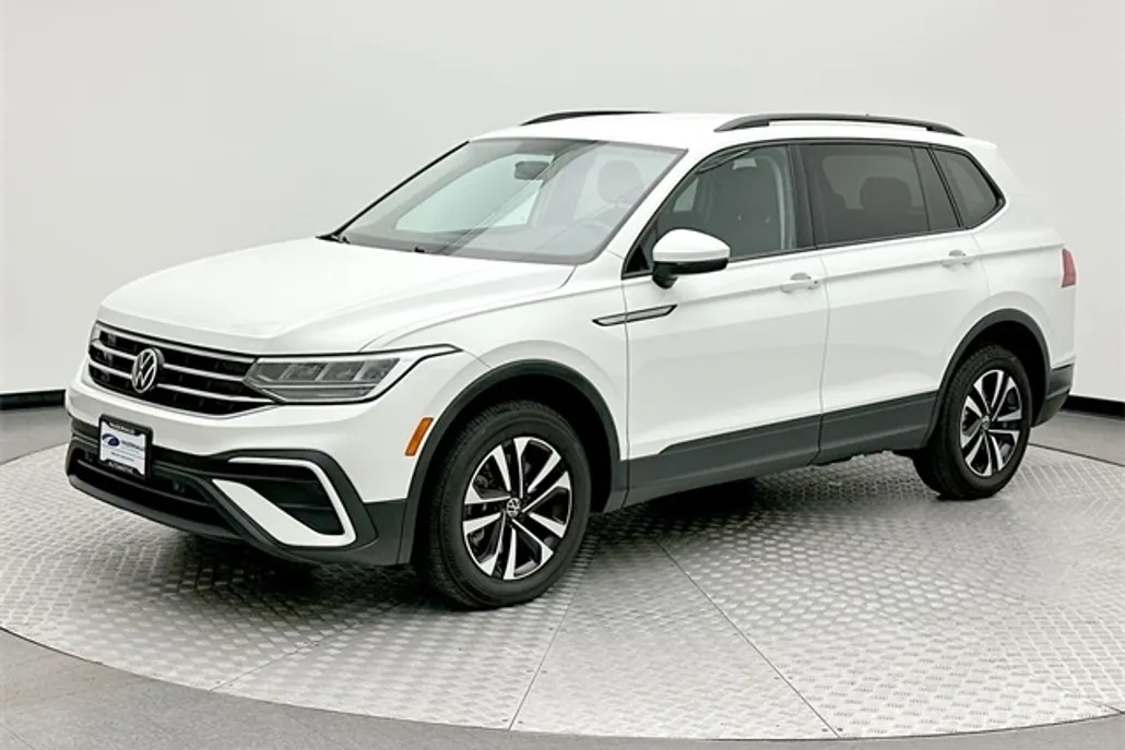 2022 Volkswagen Tiguan S photo 1