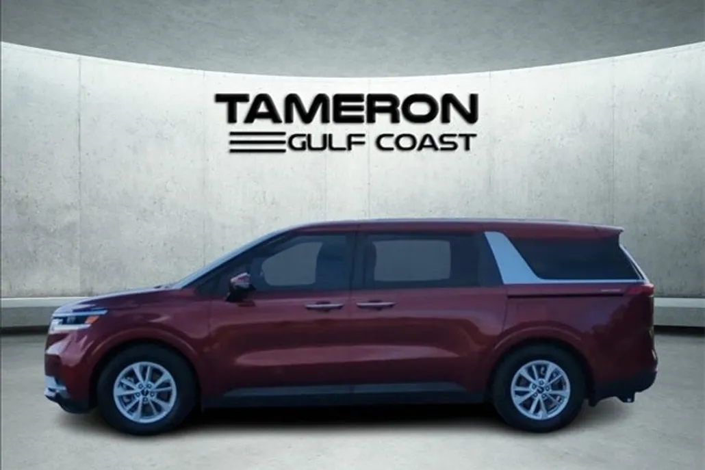 2022 Kia Carnival LXS photo 1
