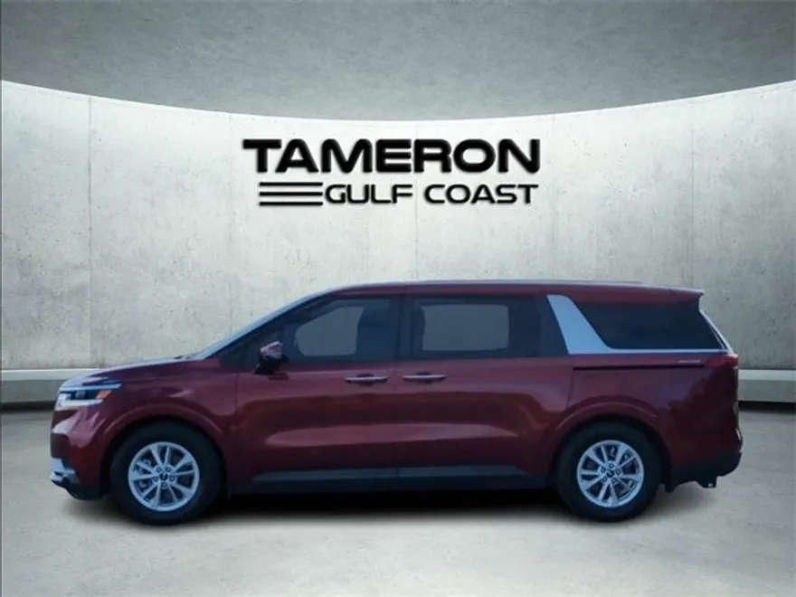 2022 Kia Carnival LXS photo 1