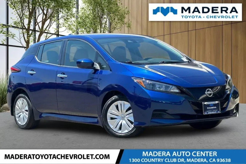 2023 Nissan Leaf S photo 1