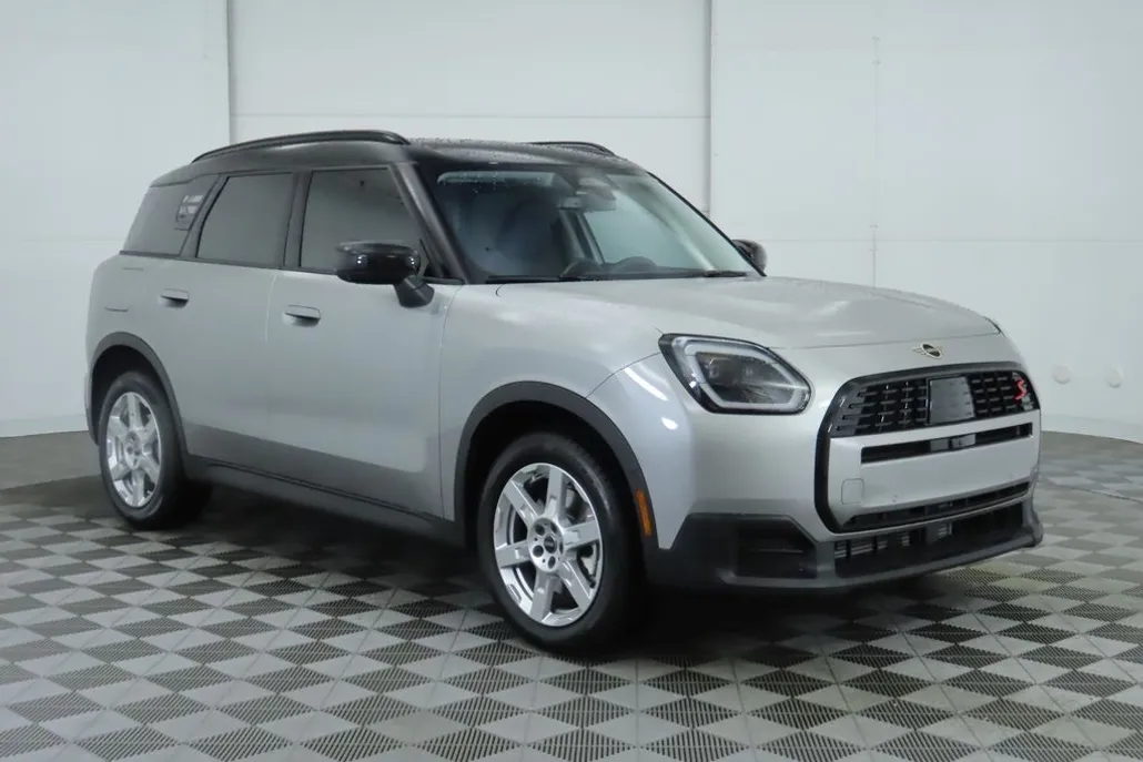 2025 Mini Countryman S ALL4 Iconic photo 1