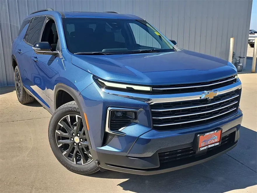 2026 Chevrolet Traverse photo 1