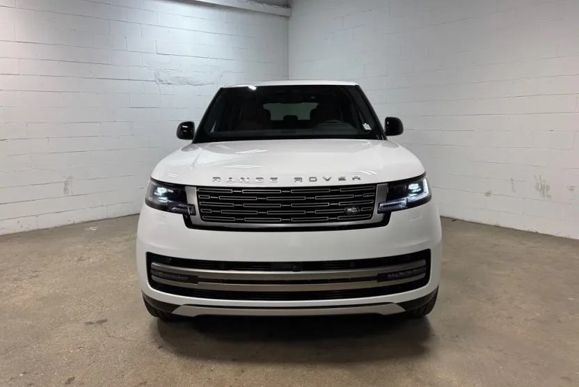 2025 Land Rover Range Rover SE photo 1