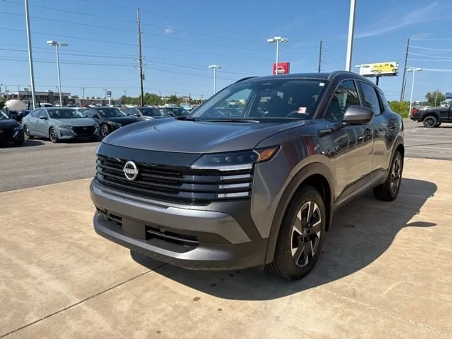 2025 Nissan Kicks SV photo 1