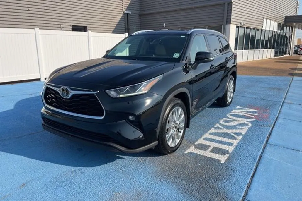 2022 Toyota Highlander Limited photo 1