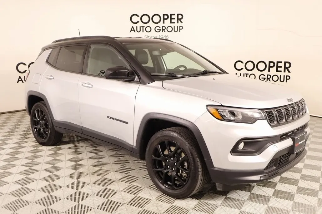 2024 Jeep Compass Latitude photo 1