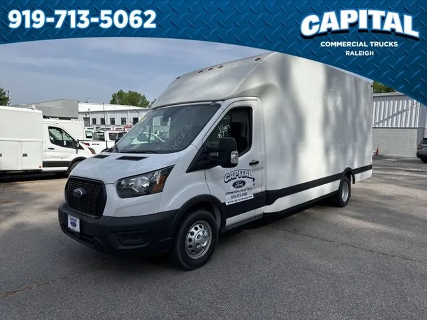 2023 Ford Transit Cutaway photo 1