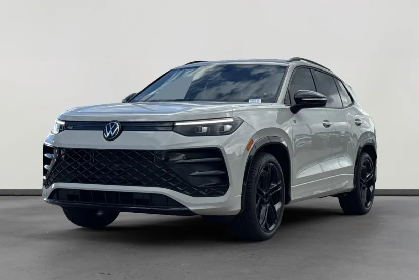 2025 Volkswagen Tiguan SE R-Line Black photo 1