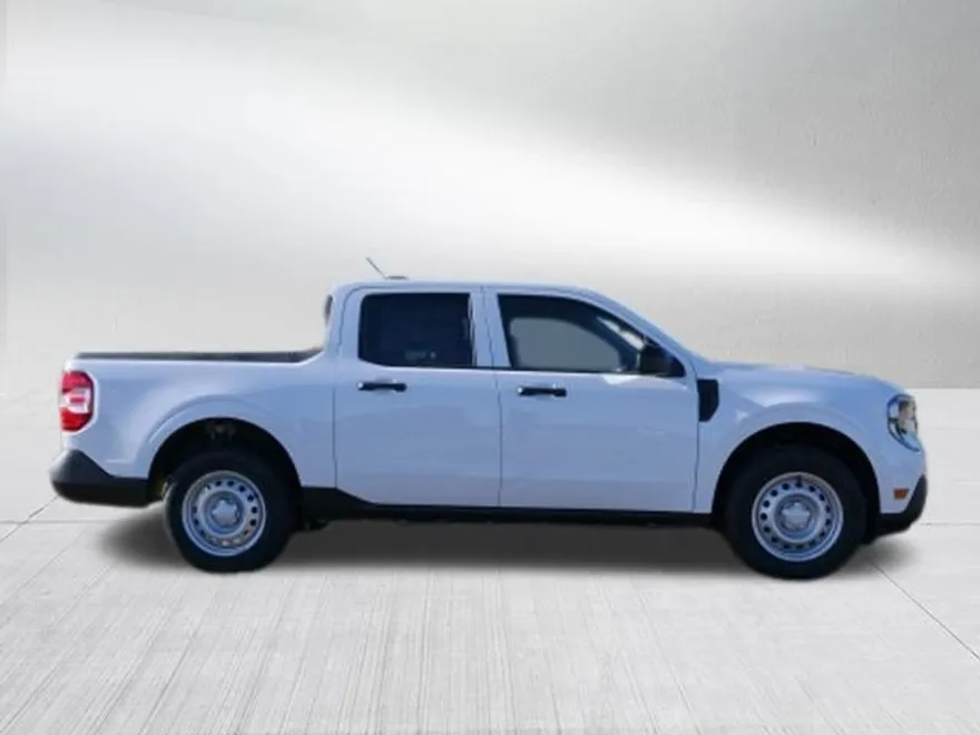 2025 Ford Maverick XL photo 1