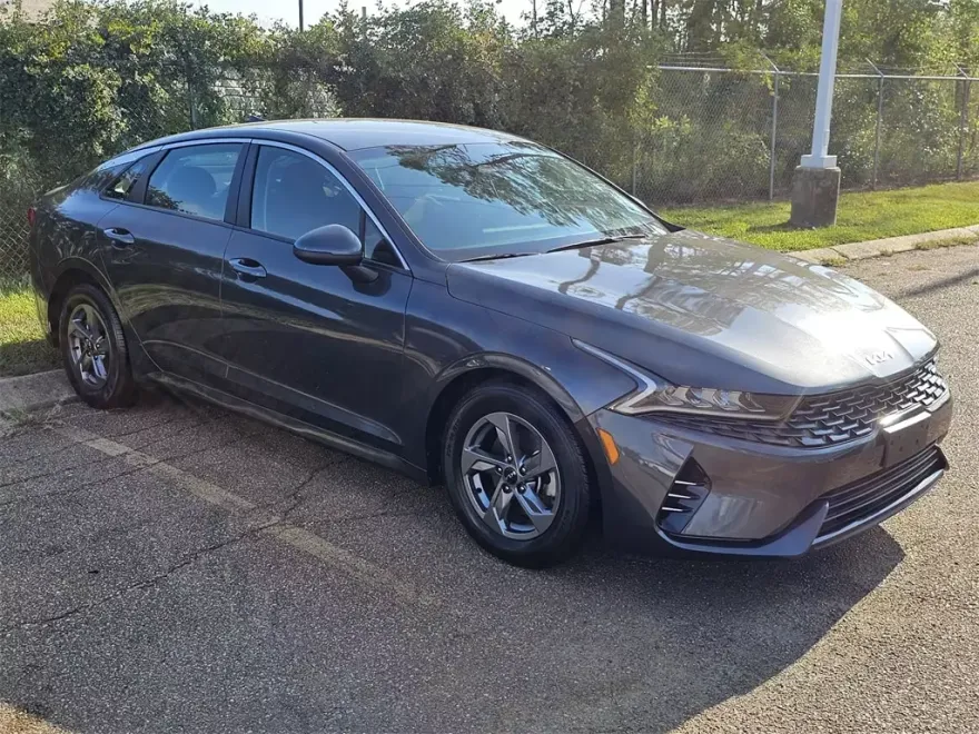 2023 Kia K5 LXS photo 1