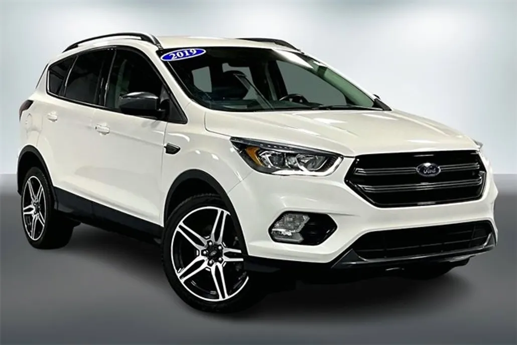 2019 Ford Escape SEL photo 1