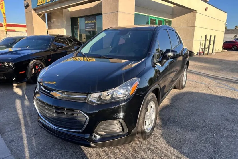 2020 Chevrolet Trax LS photo 1