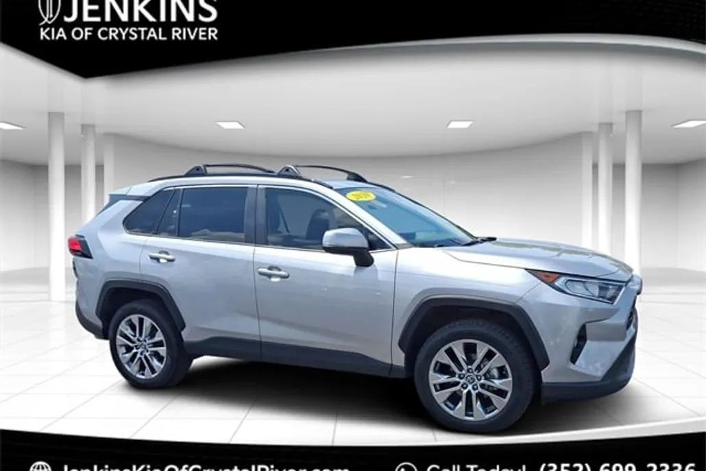 2020 Toyota RAV4 XLE Premium photo 1
