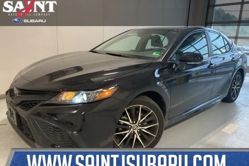 2024 Toyota Camry SE photo 1