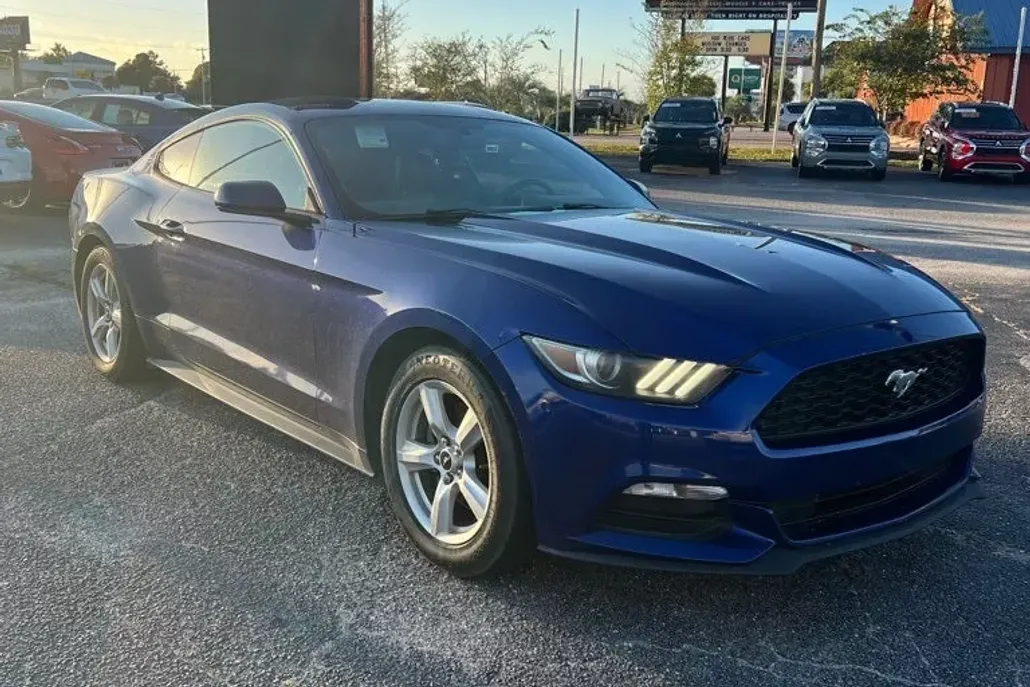 2016 Ford Mustang V6 photo 1