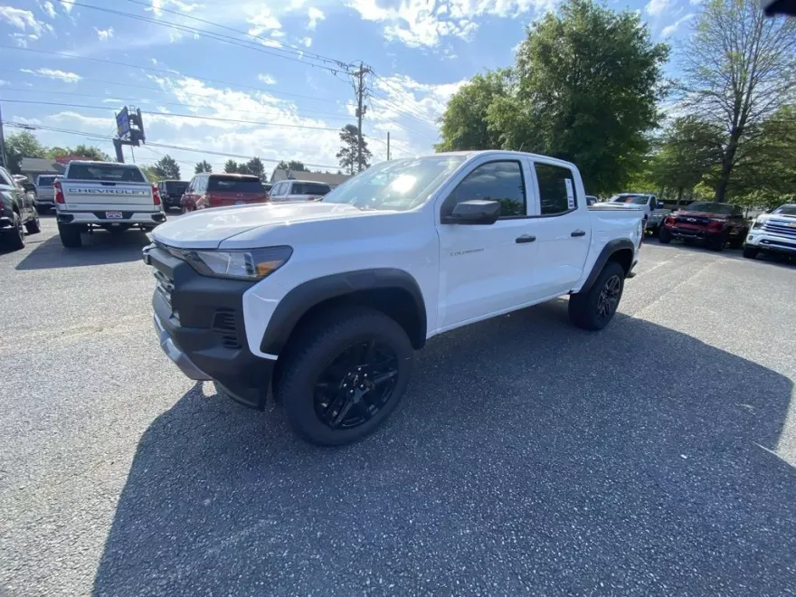 2025 Chevrolet Colorado Trail Boss photo 1
