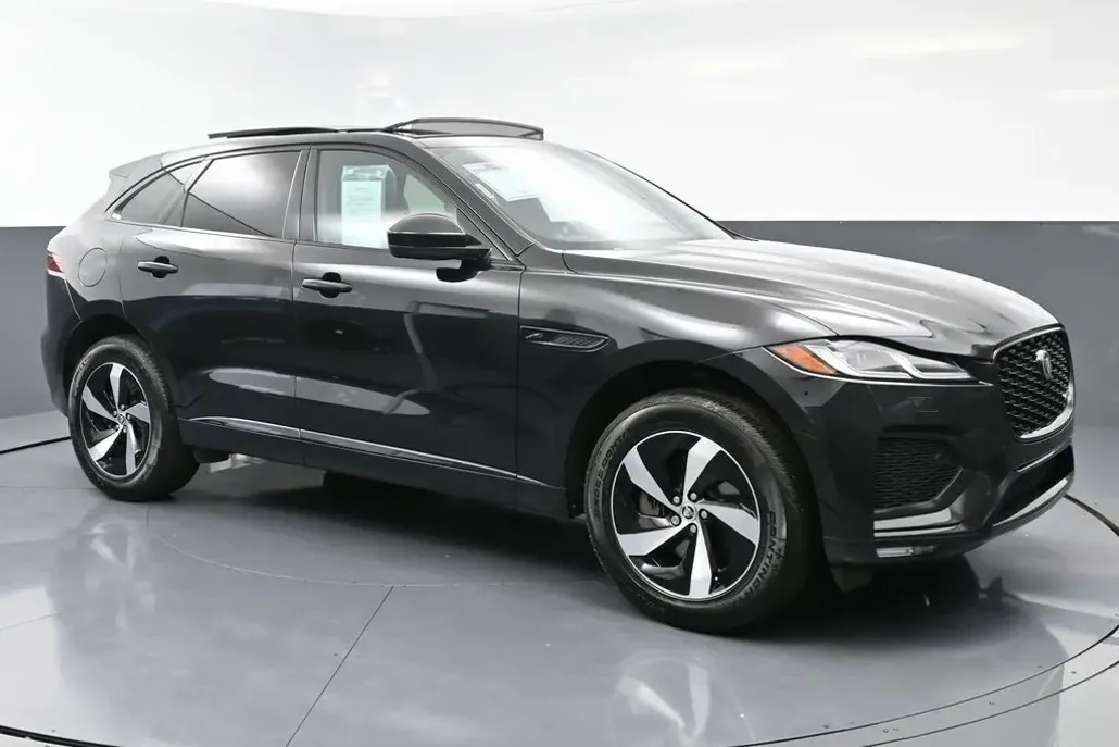 2024 Jaguar F-PACE P250 photo 1
