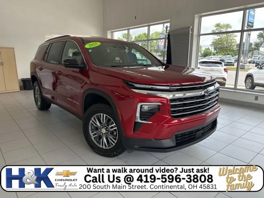2025 Chevrolet Traverse photo 1