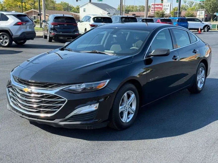 2019 Chevrolet Malibu LS photo 1