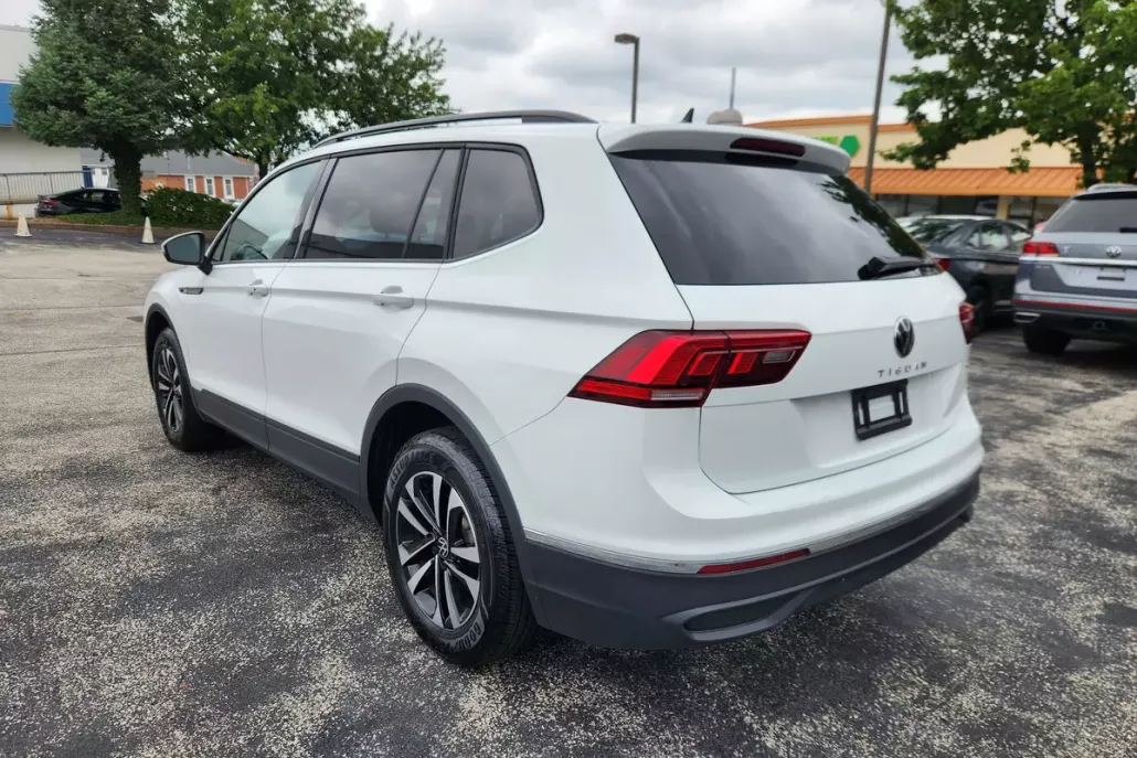 2024 Volkswagen Tiguan S photo 1