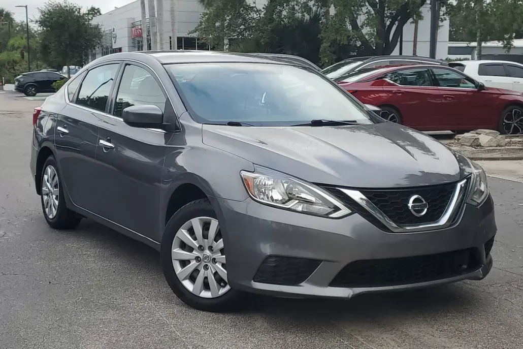 2019 Nissan Sentra S photo 1