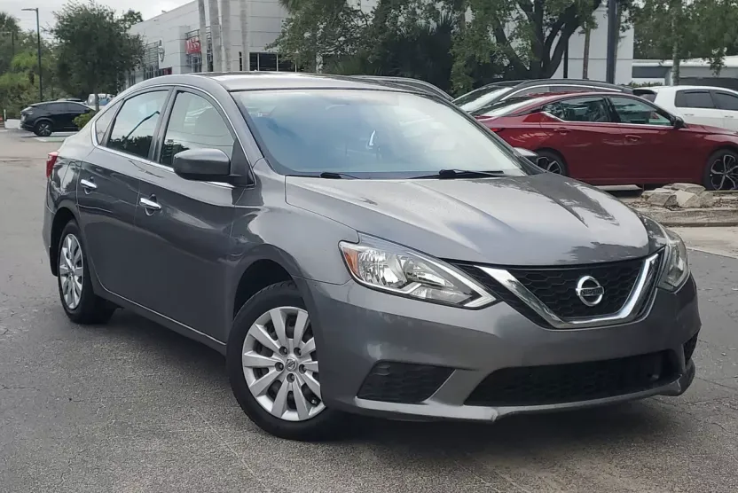 2019 Nissan Sentra S photo 1