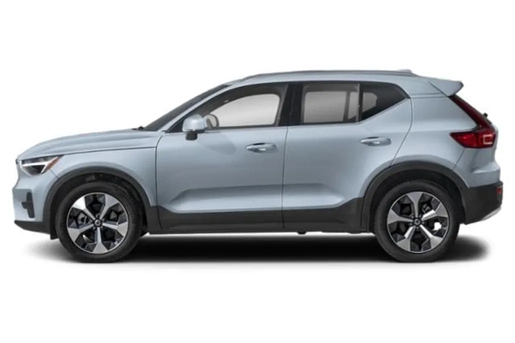 2026 Volvo XC40 Plus photo 1